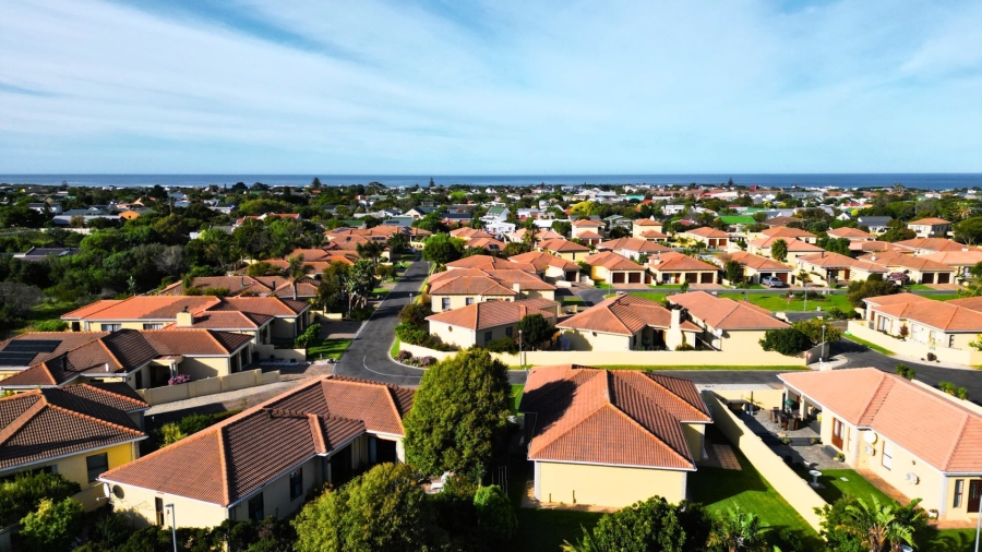 3 Bedroom Property for Sale in Sandbaai Western Cape